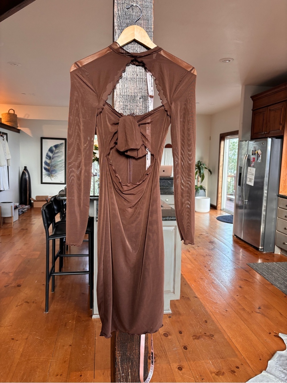 House of CB, Brown Long Sleeve Tie-Front Cutout Dress - Picture 5 of 10